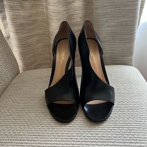 Gianvito Rossi Asymmetric Cutout Sandal sz 40